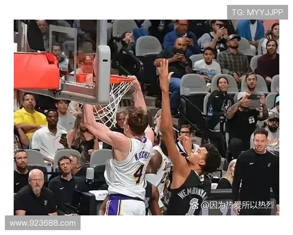 克内克特出战14分钟发挥有限 三分未中贡献3分3篮板1盖帽