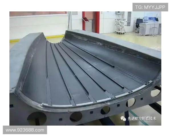 飞机客舱壁板的隔音降噪复合材料